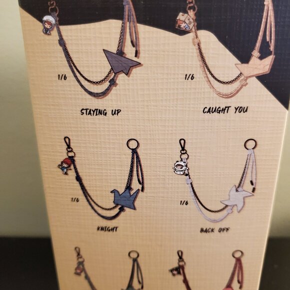 POP MART Hirono Echo Series Pendant Chain - Staying Up - Picture 3 of 4